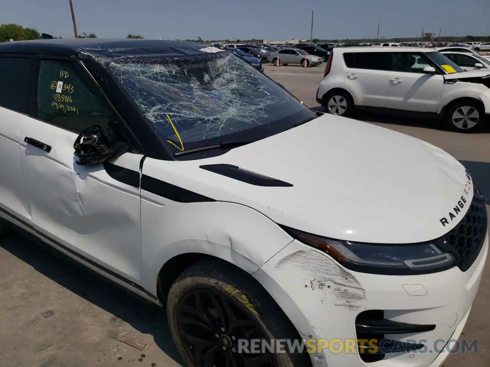 9 Photograph of a damaged car SALZL2GX1LH029874 LAND ROVER RANGEROVER 2020