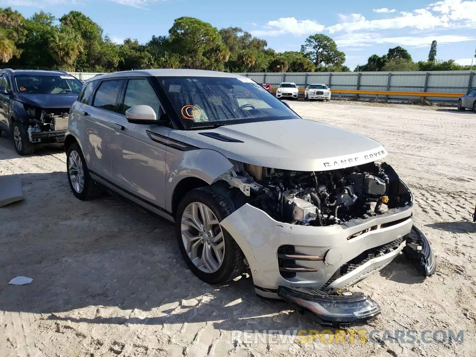 1 Photograph of a damaged car SALZL2GX5LH061162 LAND ROVER RANGEROVER 2020