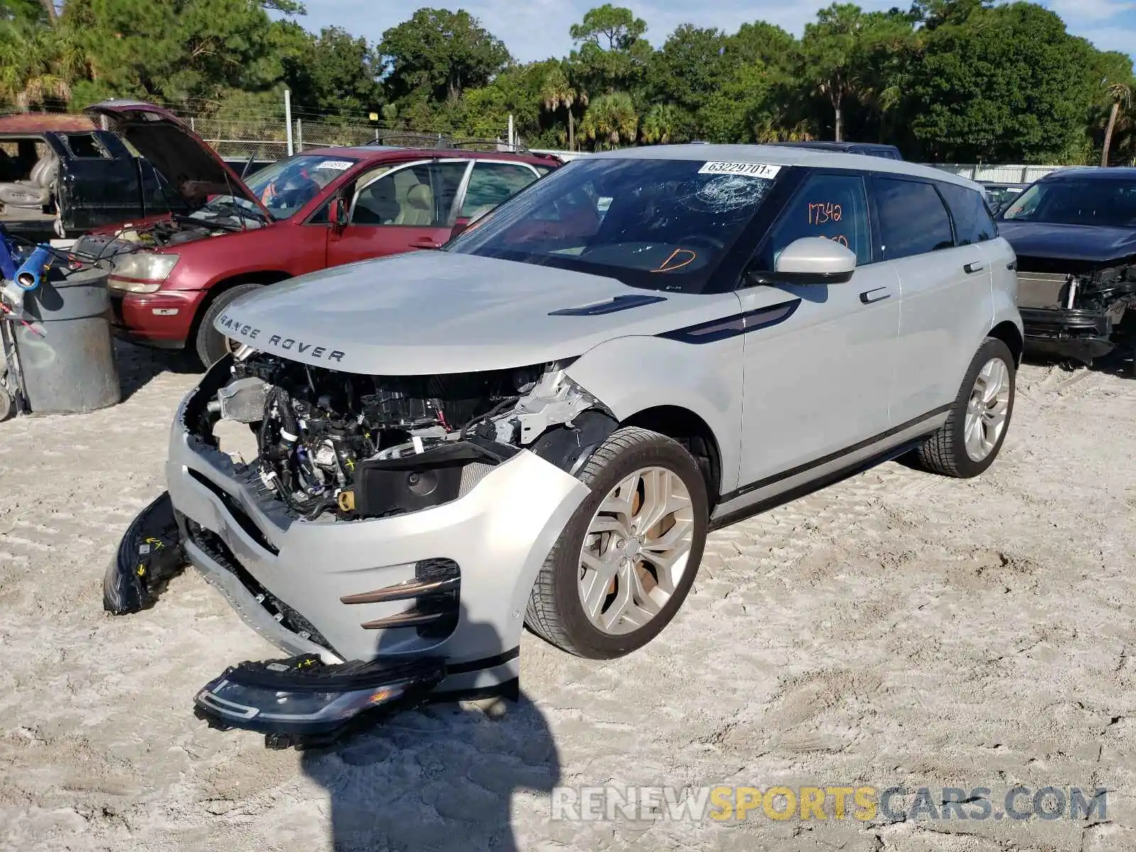 2 Photograph of a damaged car SALZL2GX5LH061162 LAND ROVER RANGEROVER 2020