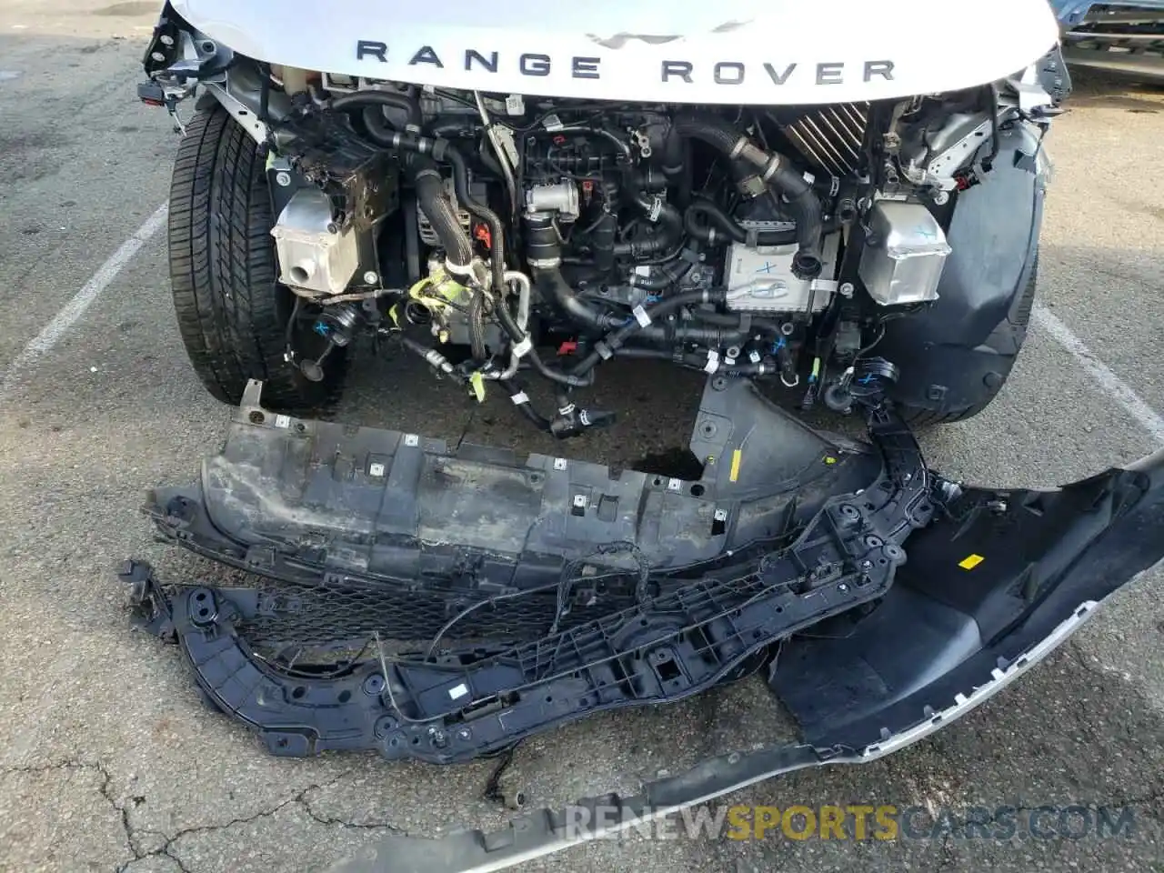 9 Photograph of a damaged car SALZP2FX1LH062444 LAND ROVER RANGEROVER 2020