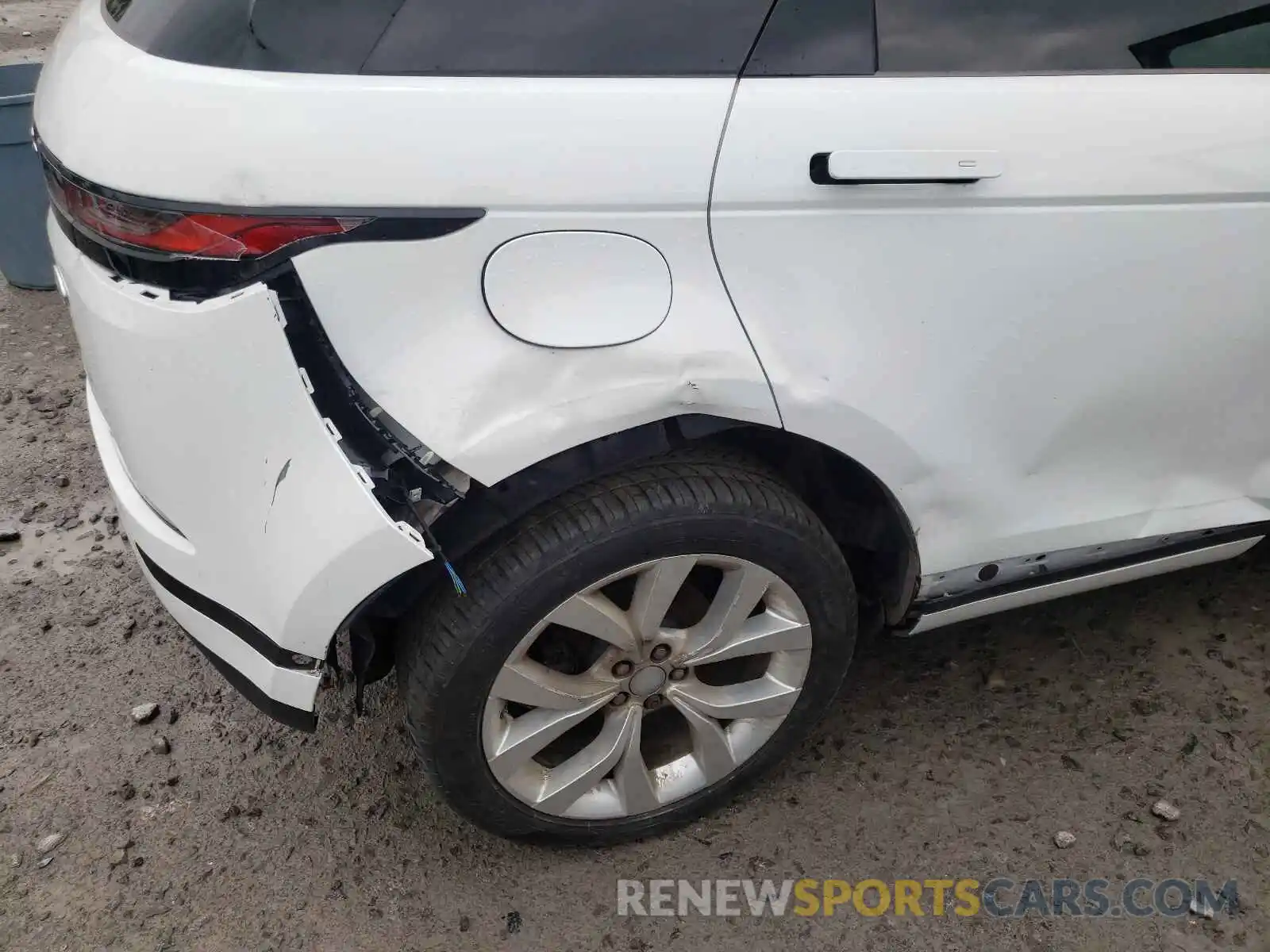 9 Photograph of a damaged car SALZP2FX9LH021320 LAND ROVER RANGEROVER 2020