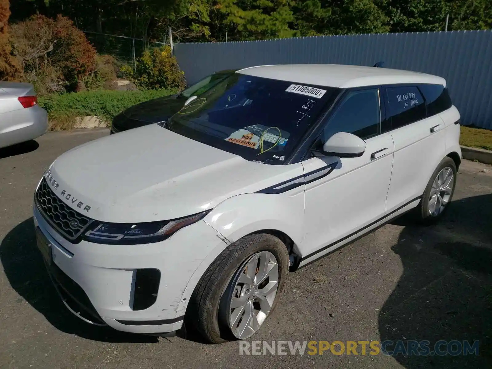 2 Photograph of a damaged car SALZP2FXXLH077105 LAND ROVER RANGEROVER 2020