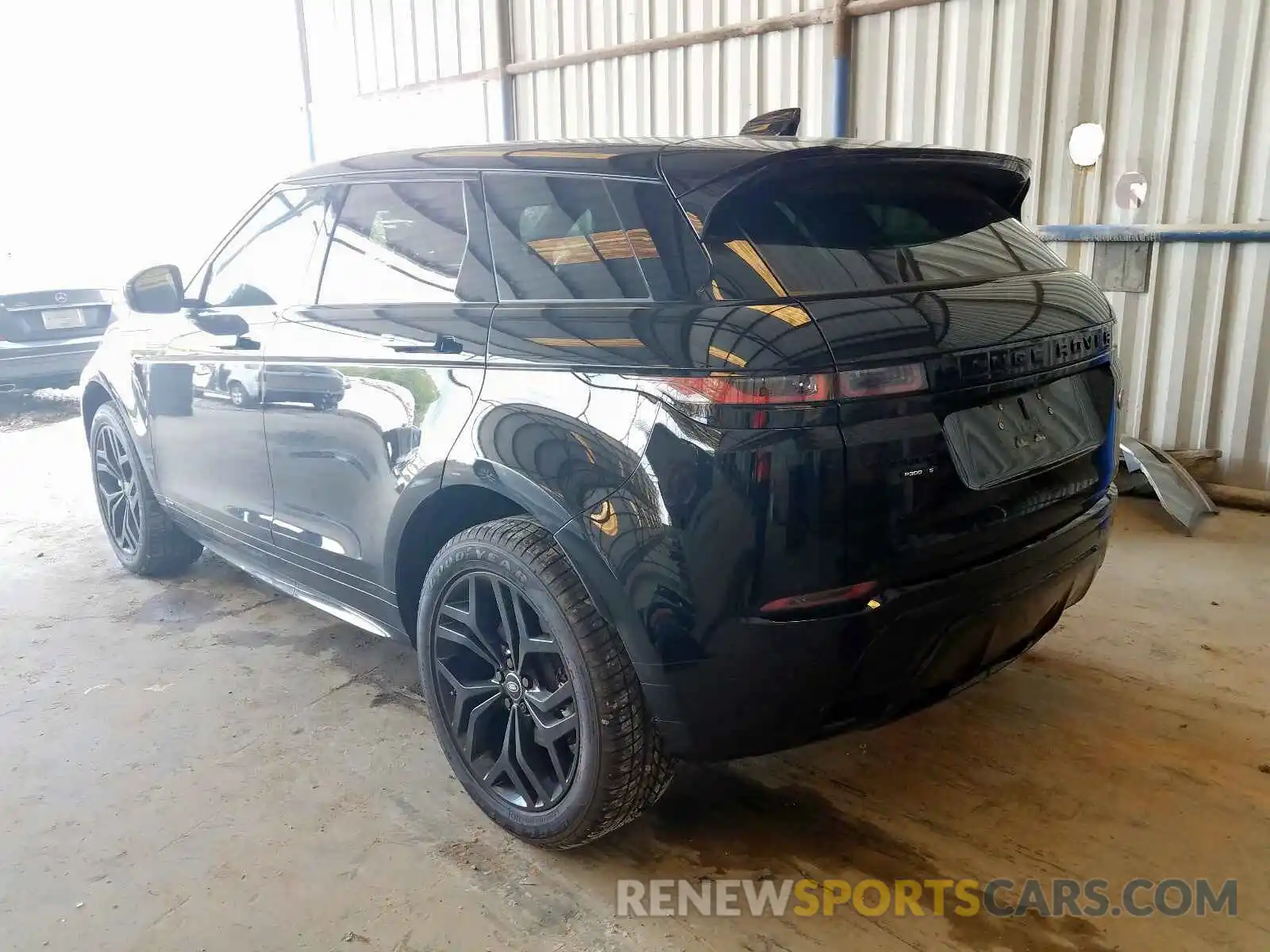 3 Photograph of a damaged car SALZT2GX0LH025900 LAND ROVER RANGEROVER 2020