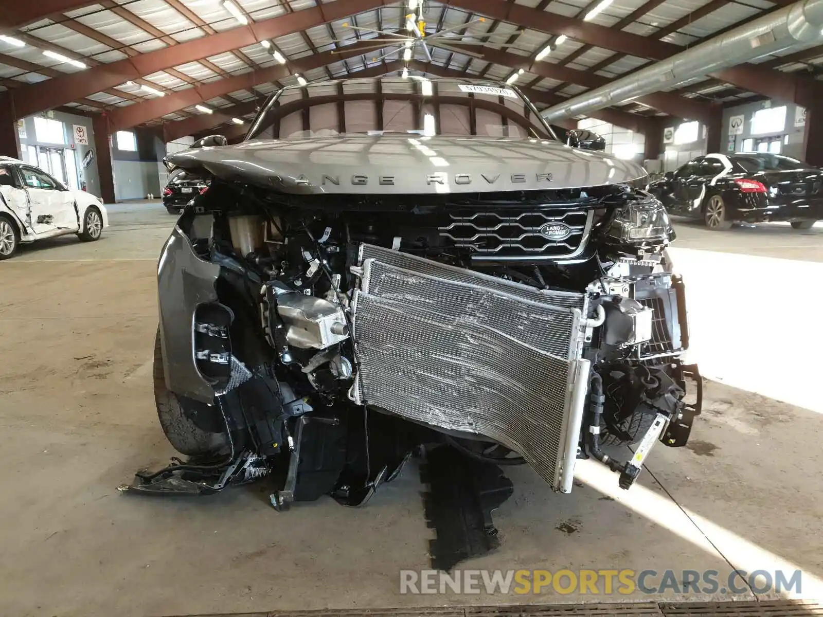 9 Фотография поврежденного автомобиля SALZT2GX4LH080608 LAND ROVER RANGEROVER 2020