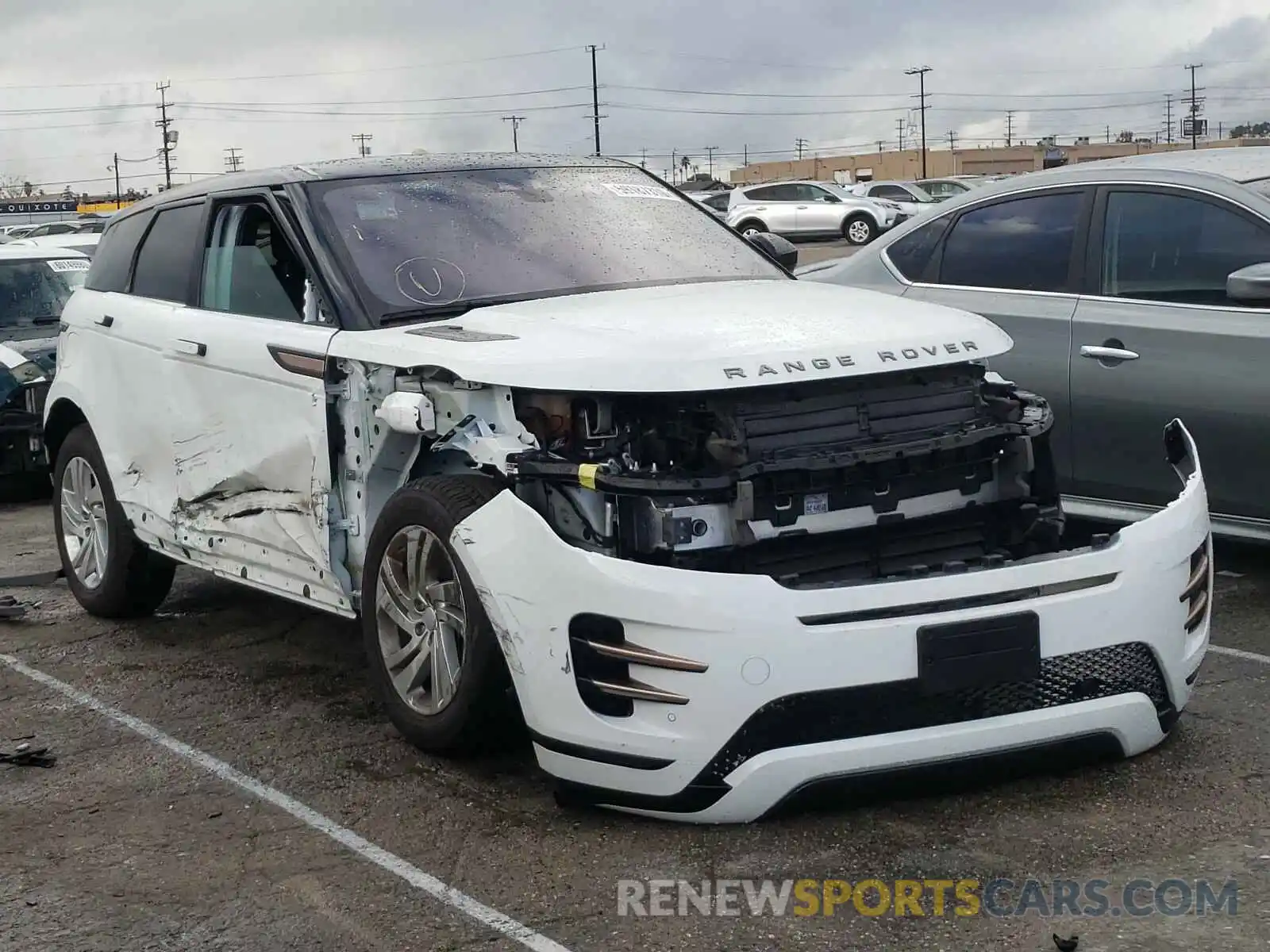 1 Фотография поврежденного автомобиля SALZT2GX5LH048542 LAND ROVER RANGEROVER 2020