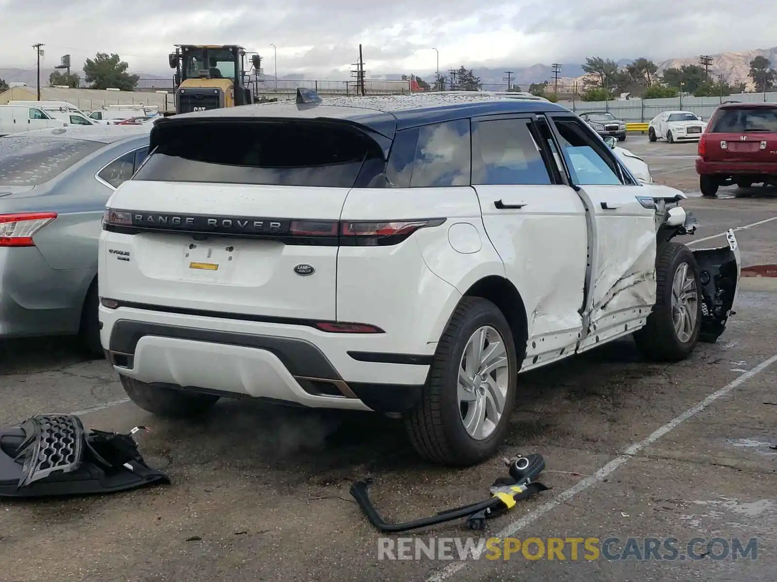 4 Photograph of a damaged car SALZT2GX5LH048542 LAND ROVER RANGEROVER 2020