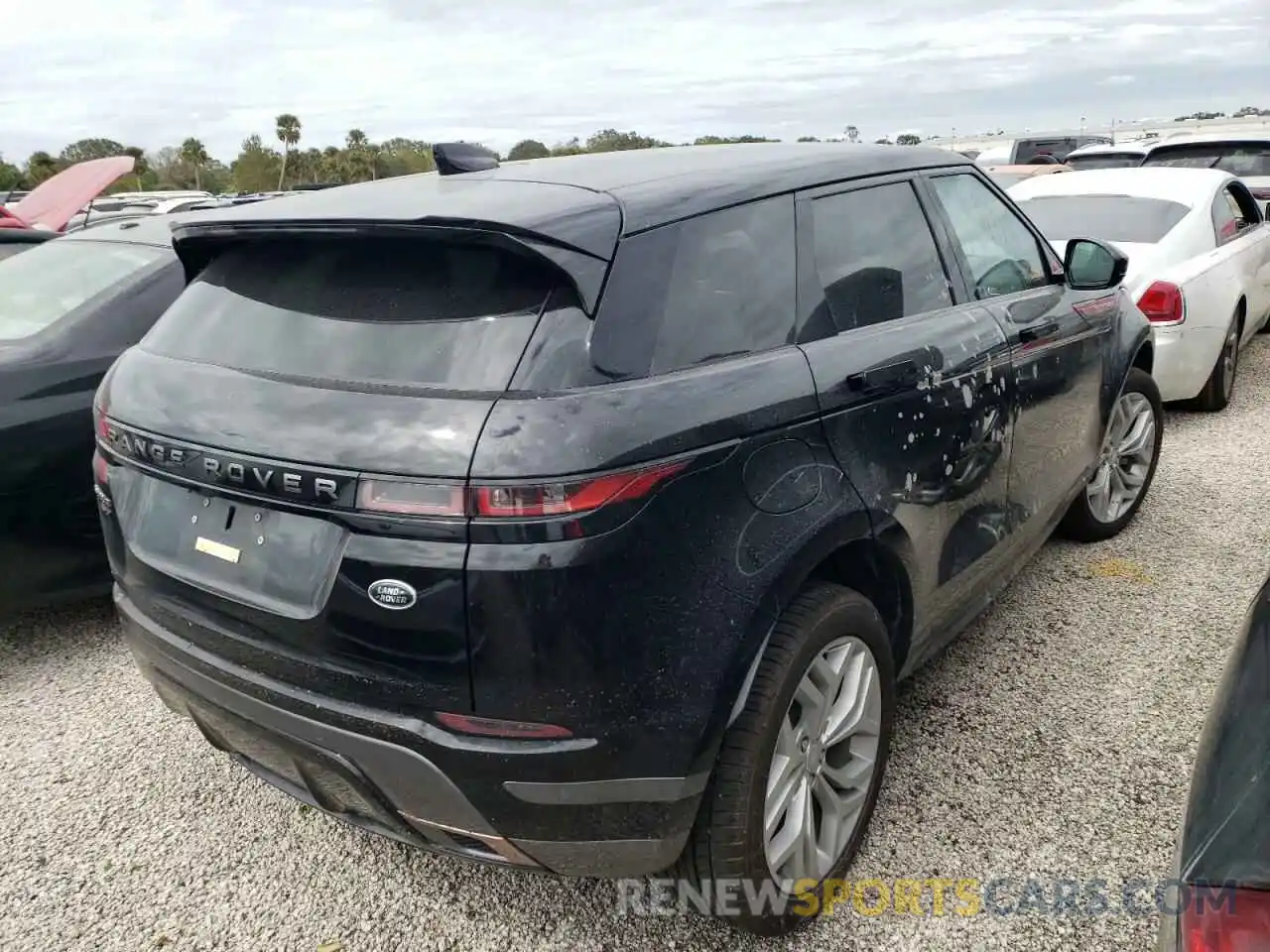 4 Photograph of a damaged car SALZT2GX7LH106151 LAND ROVER RANGEROVER 2020