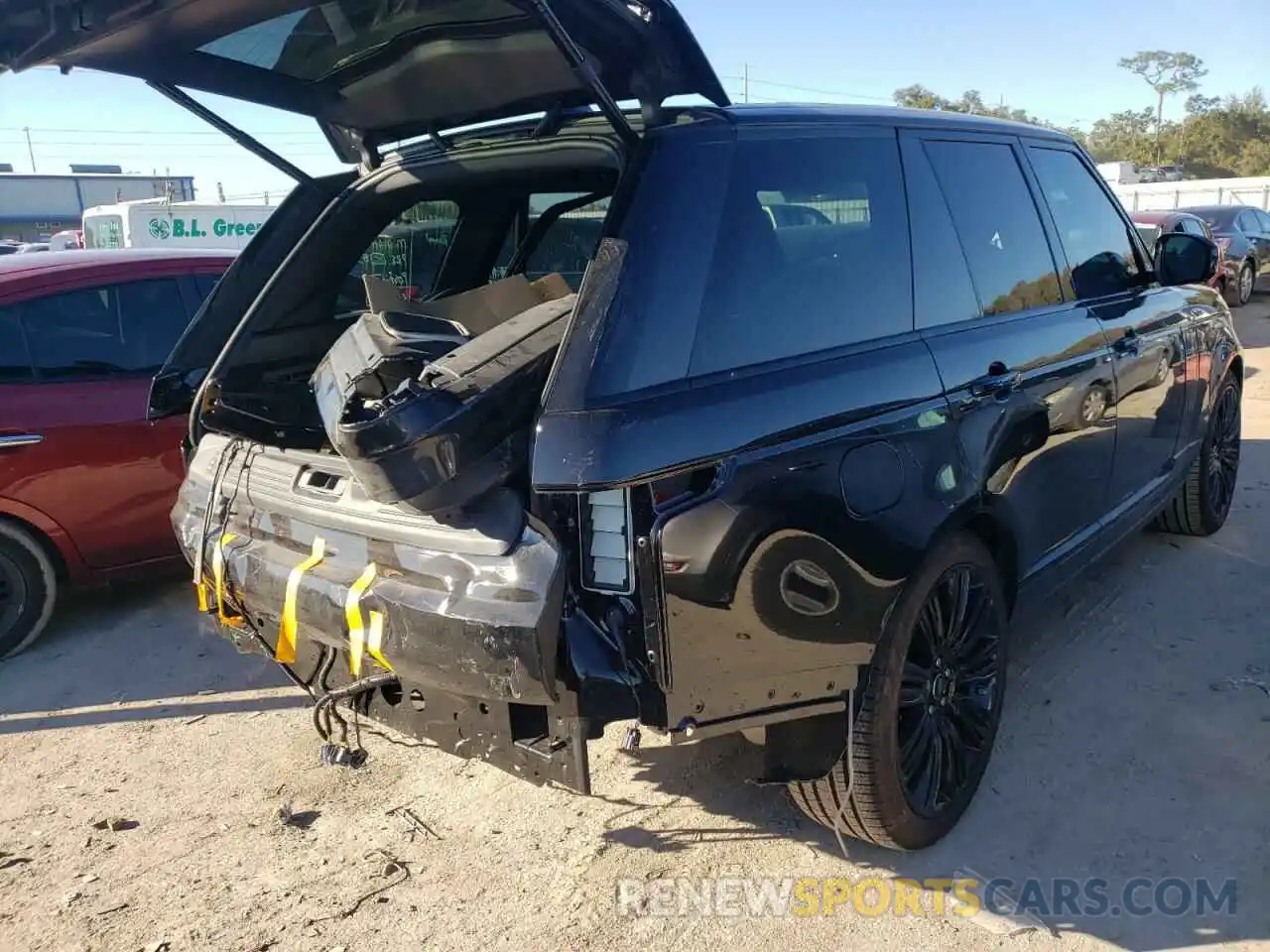 4 Photograph of a damaged car SALGS2SE5MA441208 LAND ROVER RANGEROVER 2021