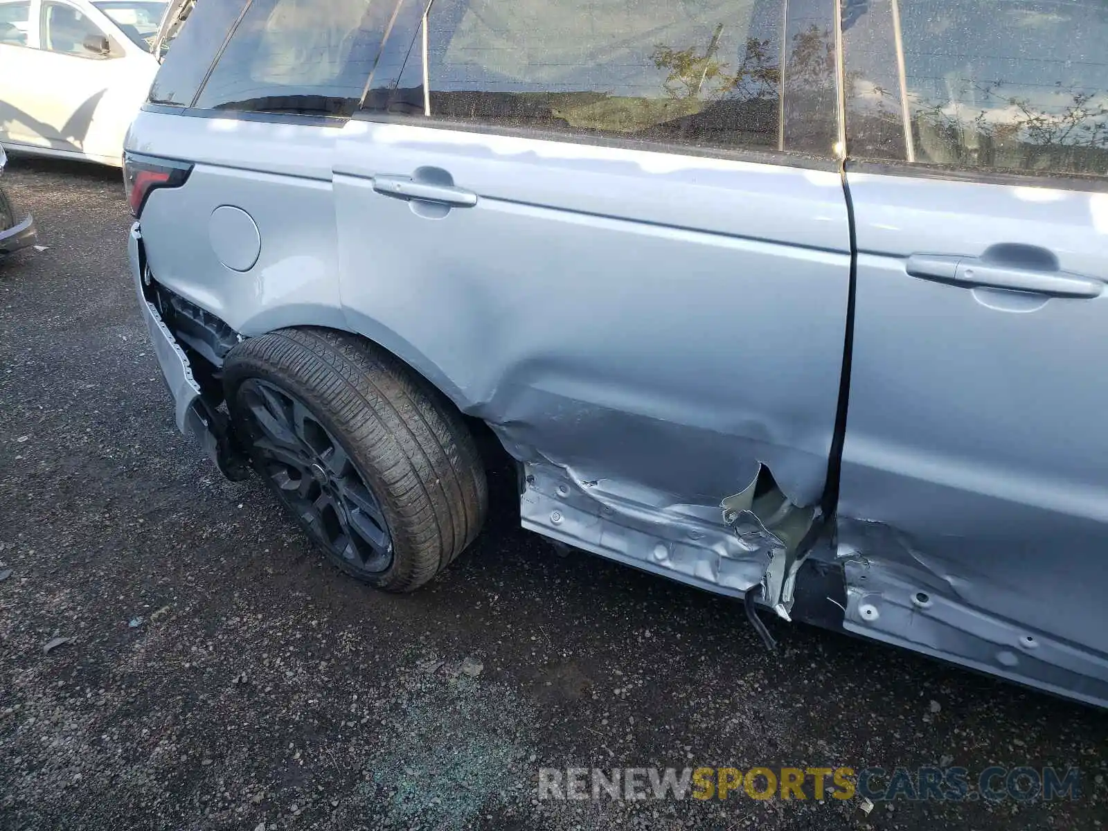 9 Photograph of a damaged car SALWR2RK5MA750082 LAND ROVER RANGEROVER 2021