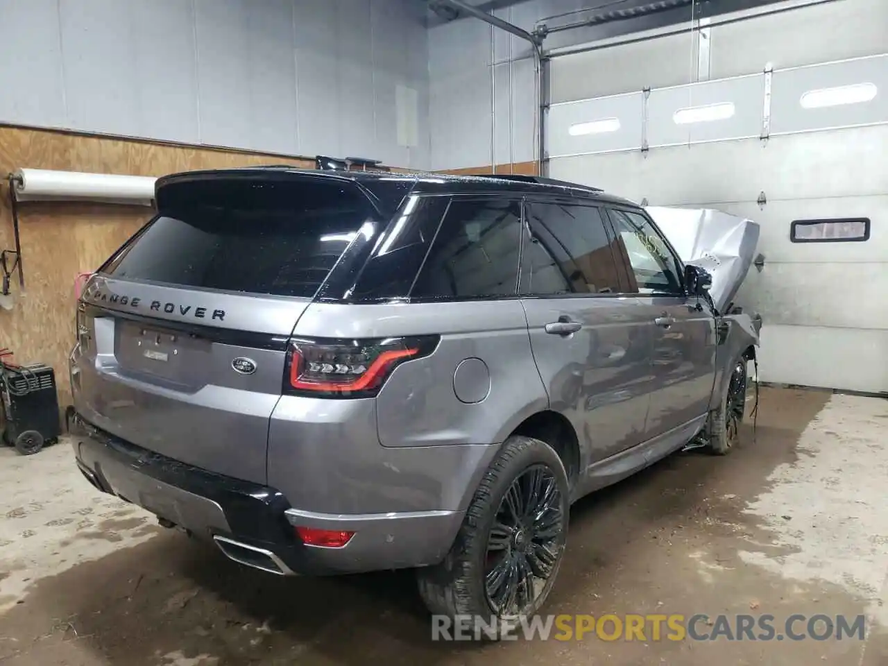 4 Photograph of a damaged car SALWR2SE4MA769131 LAND ROVER RANGEROVER 2021