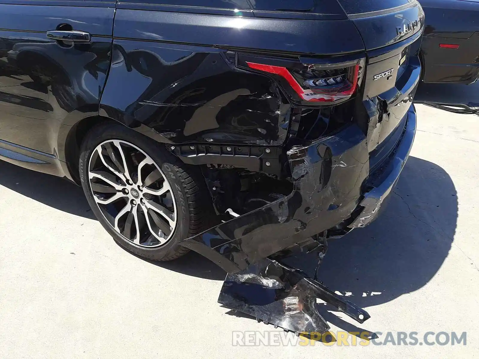 9 Photograph of a damaged car SALWR2SU1MA790977 LAND ROVER RANGEROVER 2021