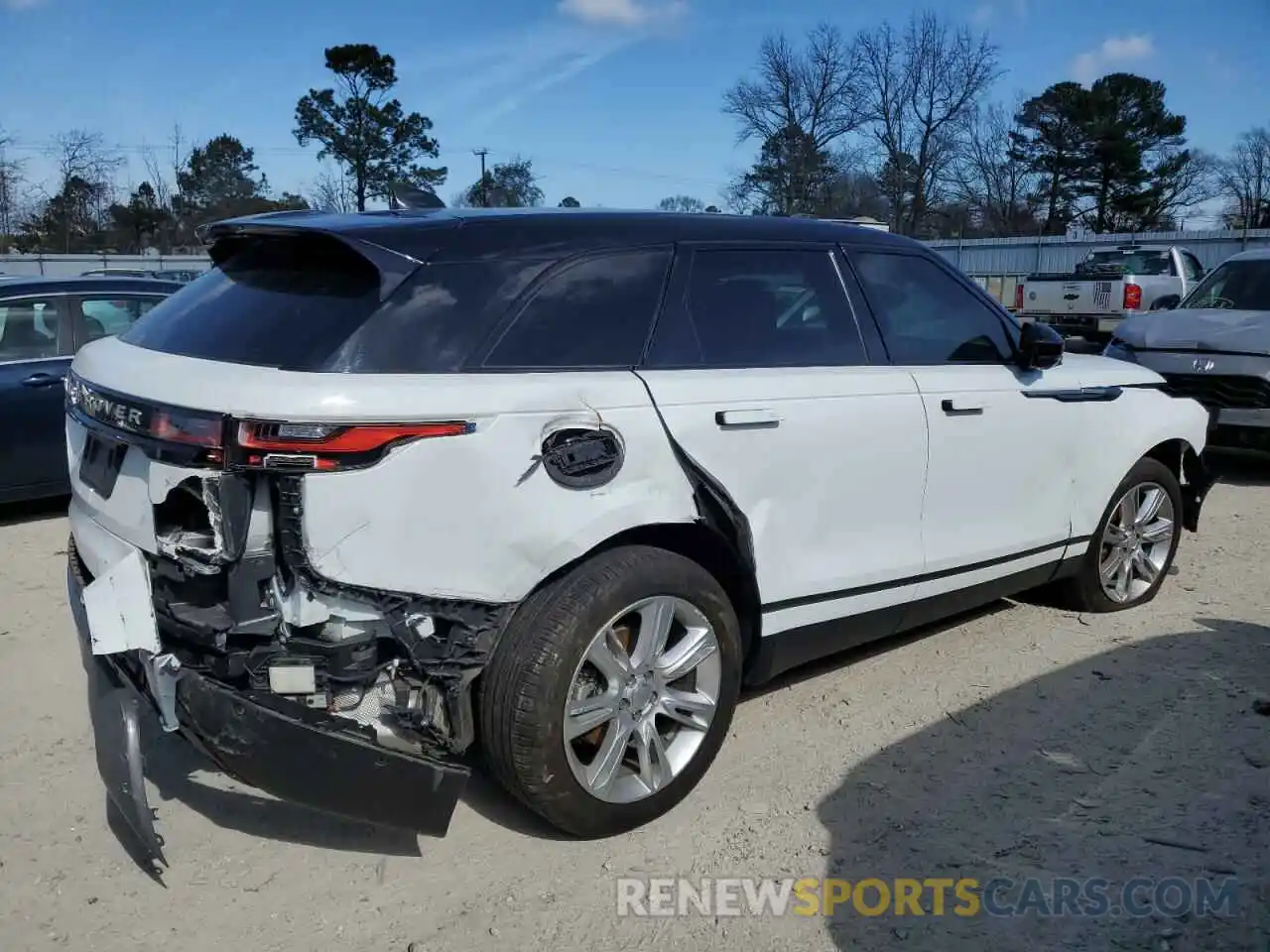 3 Photograph of a damaged car SALYJ2EX0MA304990 LAND ROVER RANGEROVER 2021