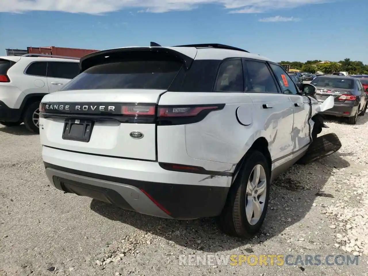 4 Photograph of a damaged car SALYJ2EX4MA320075 LAND ROVER RANGEROVER 2021