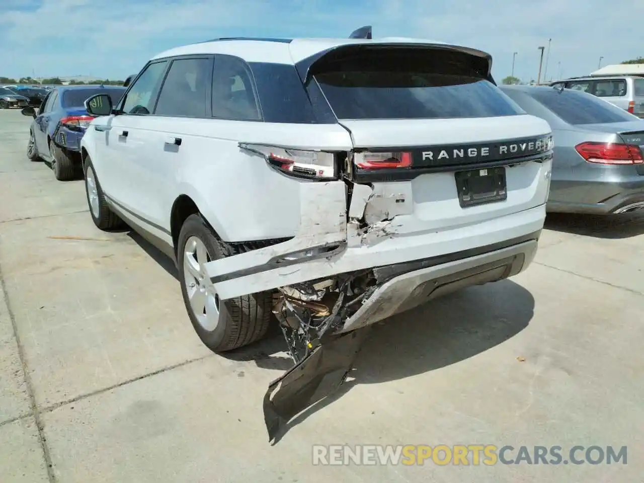 3 Photograph of a damaged car SALYJ2EX5MA305410 LAND ROVER RANGEROVER 2021