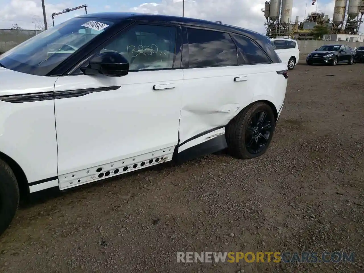 9 Photograph of a damaged car SALYJ2EXXMA310943 LAND ROVER RANGEROVER 2021