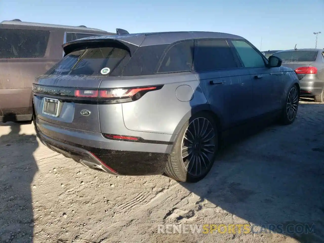 4 Photograph of a damaged car SALYM2FU8MA303923 LAND ROVER RANGEROVER 2021