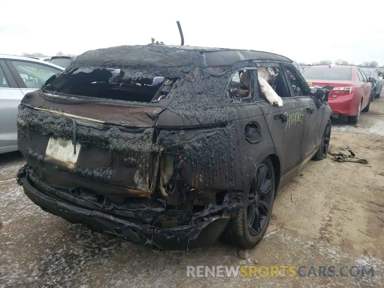 4 Photograph of a damaged car SALYT2EU0MA319618 LAND ROVER RANGEROVER 2021