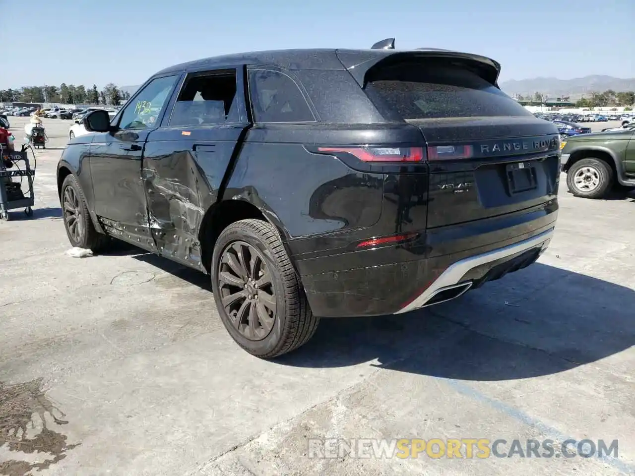 3 Photograph of a damaged car SALYT2EU2MA315585 LAND ROVER RANGEROVER 2021