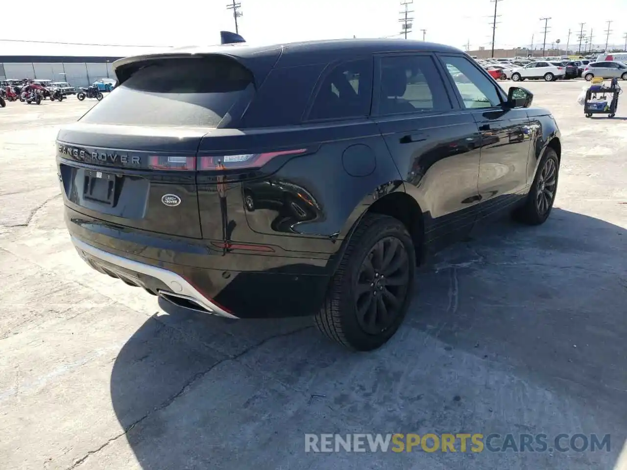 4 Photograph of a damaged car SALYT2EU2MA315585 LAND ROVER RANGEROVER 2021