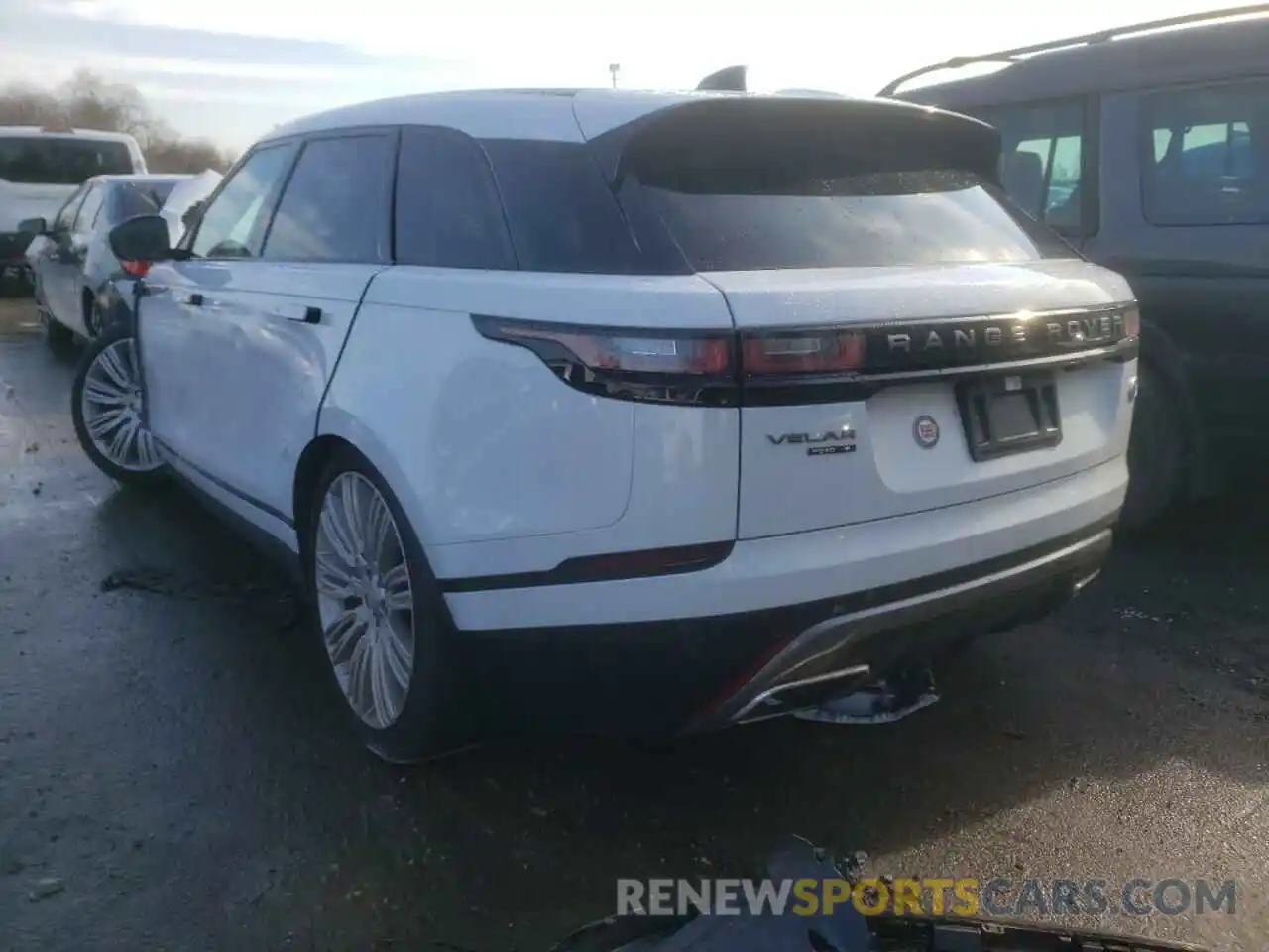 3 Photograph of a damaged car SALYT2EU6MA303102 LAND ROVER RANGEROVER 2021