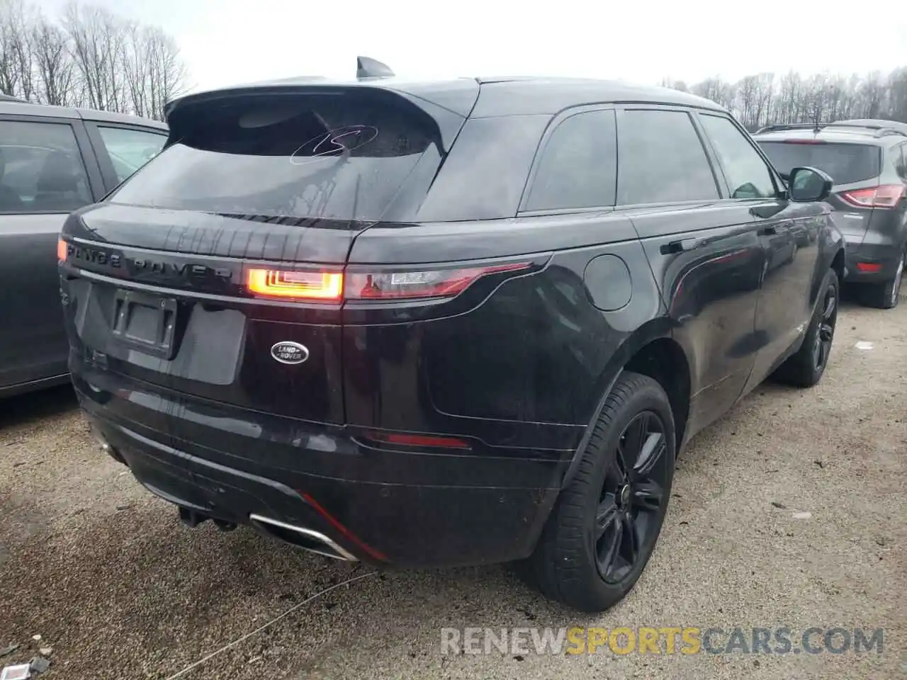 4 Photograph of a damaged car SALYT2EUXMA307749 LAND ROVER RANGEROVER 2021