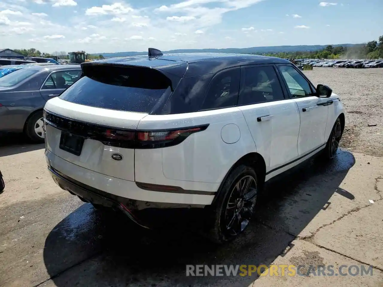 4 Photograph of a damaged car SALYT2EX0MA310430 LAND ROVER RANGEROVER 2021