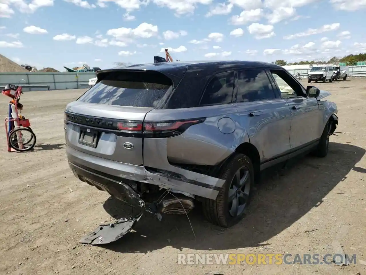 4 Photograph of a damaged car SALYT2EX0MA312985 LAND ROVER RANGEROVER 2021