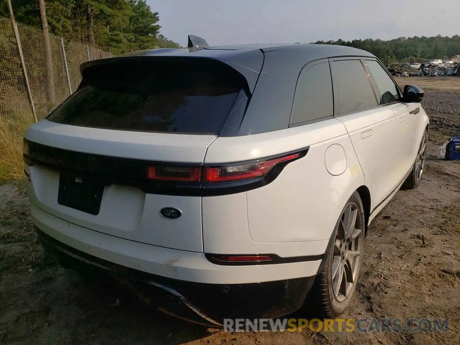 4 Photograph of a damaged car SALYT2EX3MA298788 LAND ROVER RANGEROVER 2021