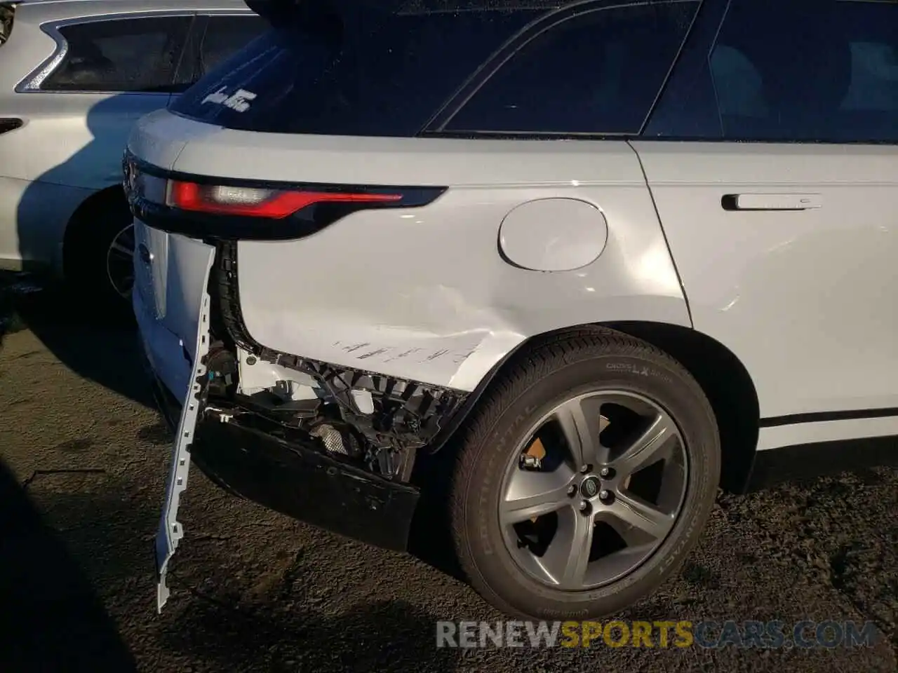 9 Photograph of a damaged car SALYT2EX3MA321969 LAND ROVER RANGEROVER 2021