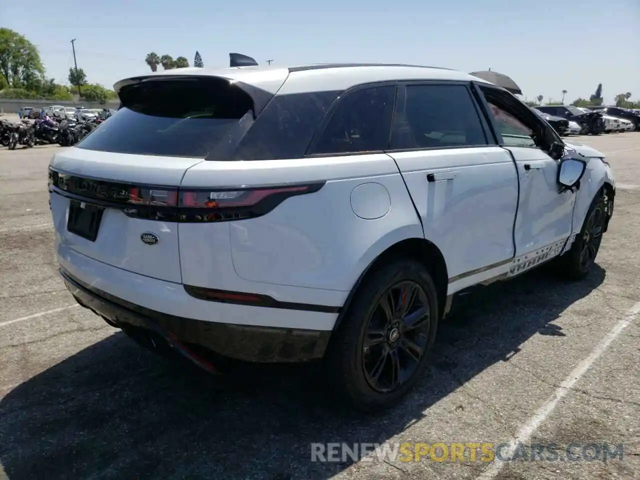 4 Photograph of a damaged car SALYT2EX4MA314397 LAND ROVER RANGEROVER 2021