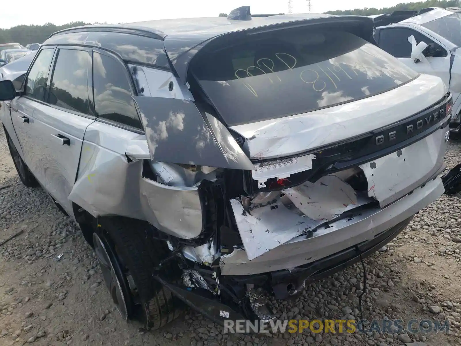 3 Photograph of a damaged car SALYT2EX7MA307606 LAND ROVER RANGEROVER 2021