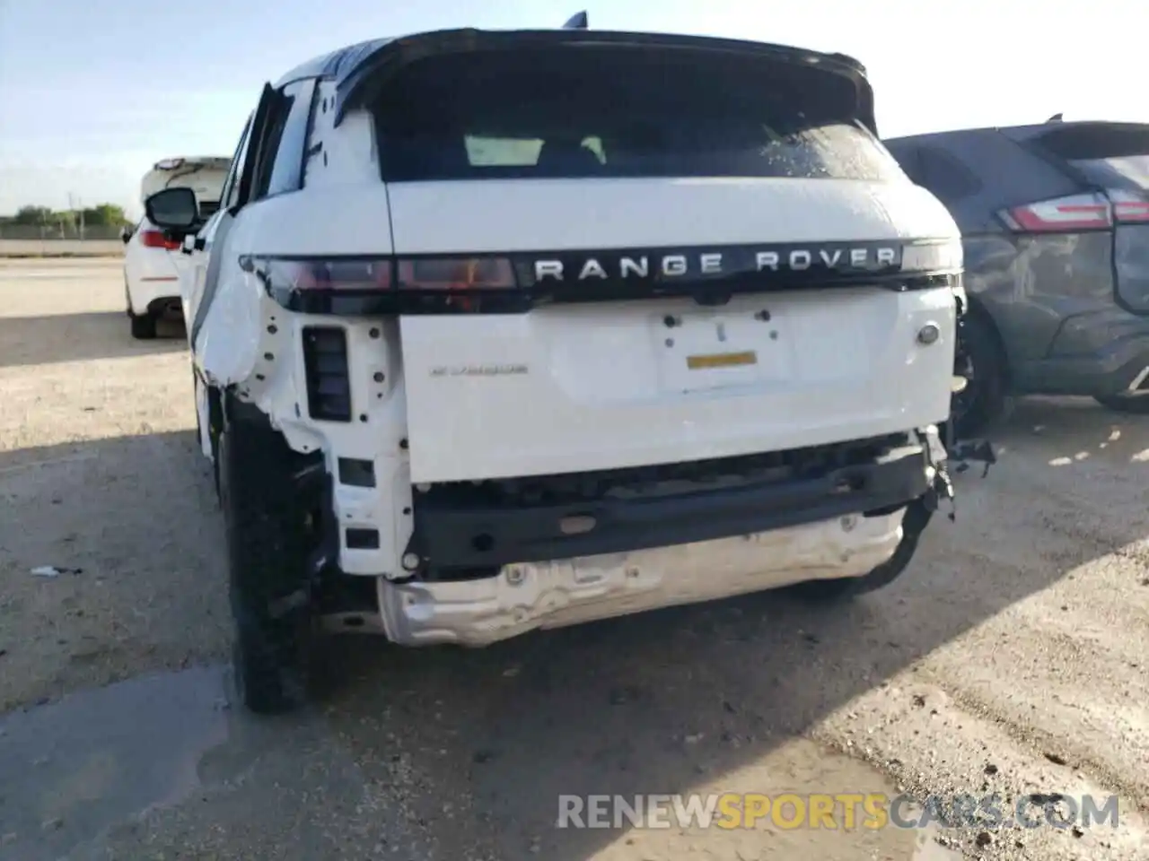 9 Photograph of a damaged car SALZJ2FX8MH138101 LAND ROVER RANGEROVER 2021