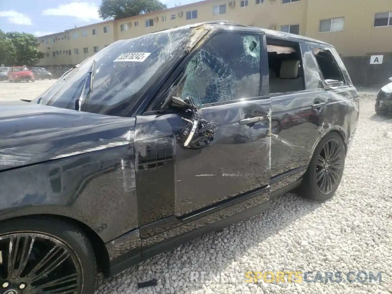 9 Photograph of a damaged car SALGS2SE8NA466301 LAND ROVER RANGEROVER 2022