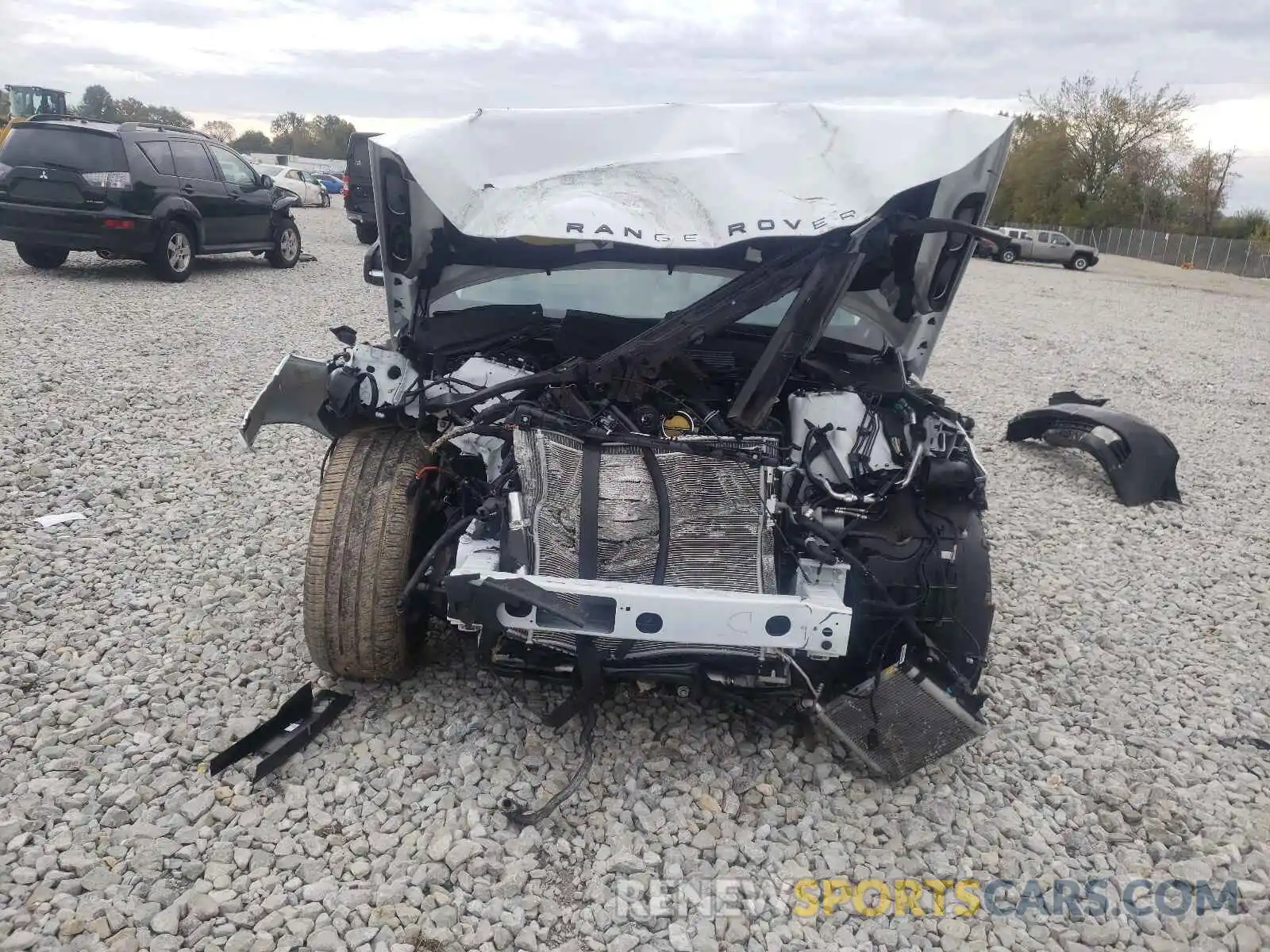 9 Photograph of a damaged car SALWR2SE5NA200418 LAND ROVER RANGEROVER 2022