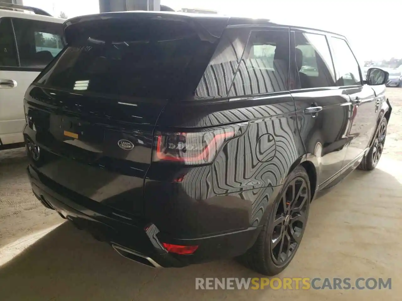 4 Photograph of a damaged car SALWR2SE8NA211719 LAND ROVER RANGEROVER 2022