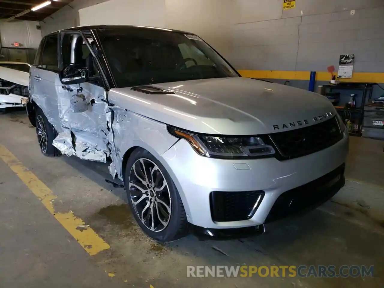 9 Photograph of a damaged car SALWR2SU7NA218877 LAND ROVER RANGEROVER 2022