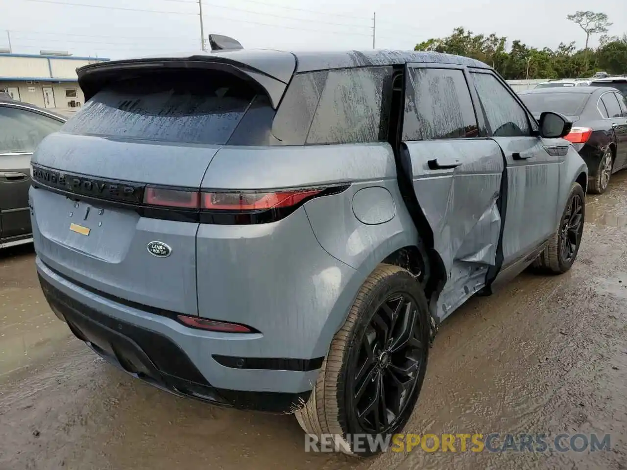 4 Photograph of a damaged car SALZW2GX7NH168501 LAND ROVER RANGEROVER 2022