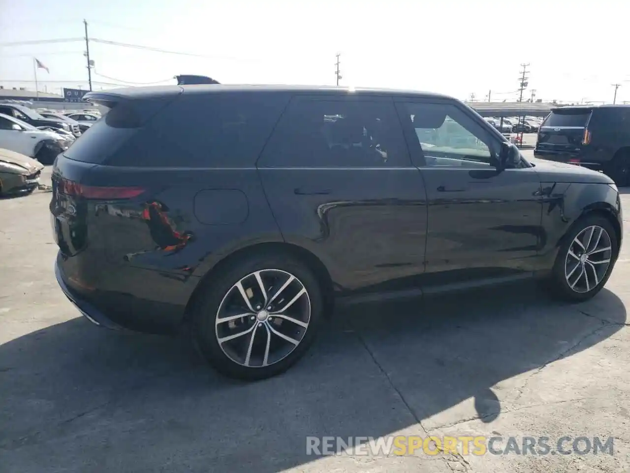 3 Photograph of a damaged car SAL1P9EU0PA114450 LAND ROVER RANGEROVER 2023