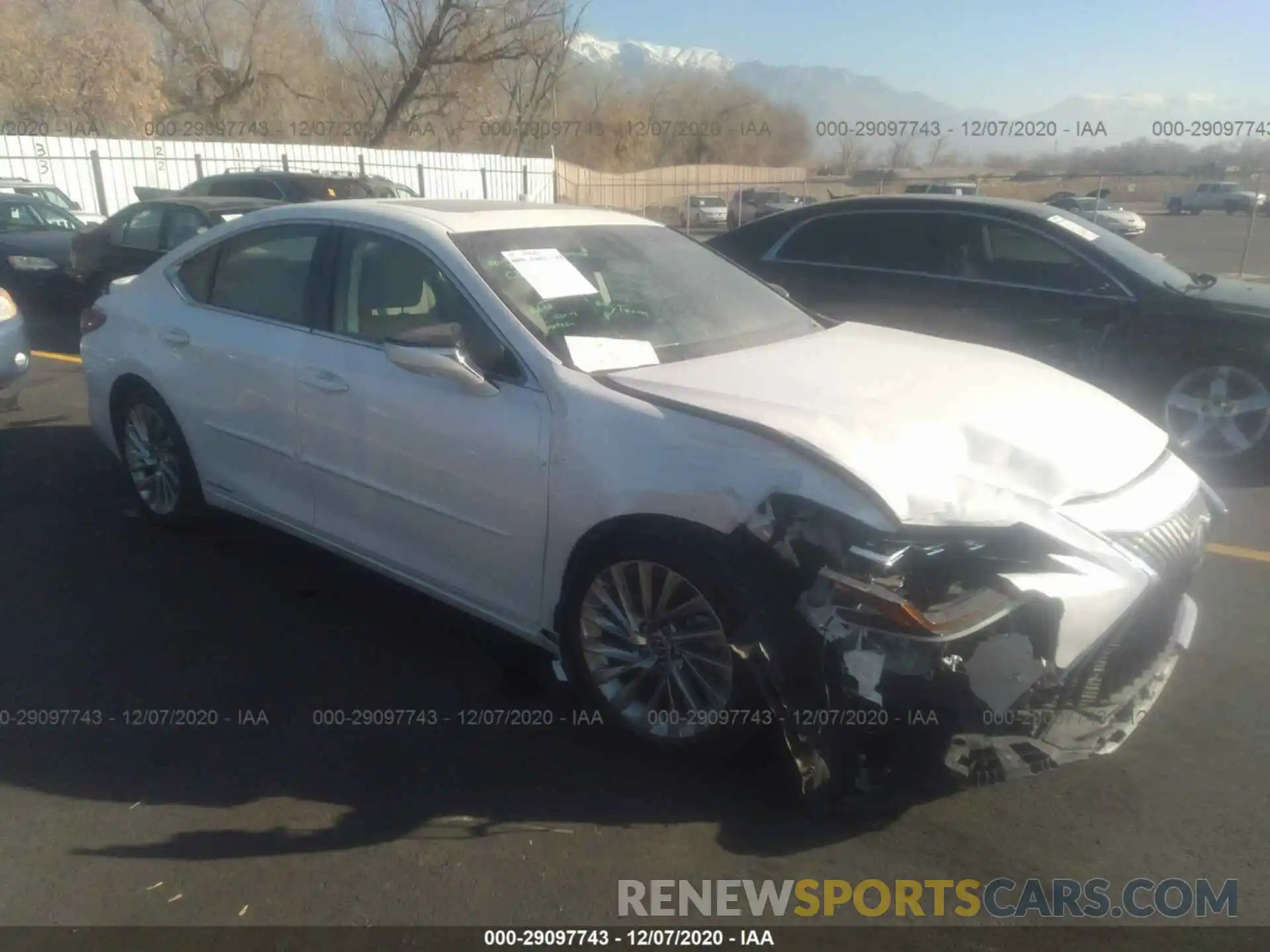 1 Photograph of a damaged car 58AB21B11KU001382 LEXUS ES 2019