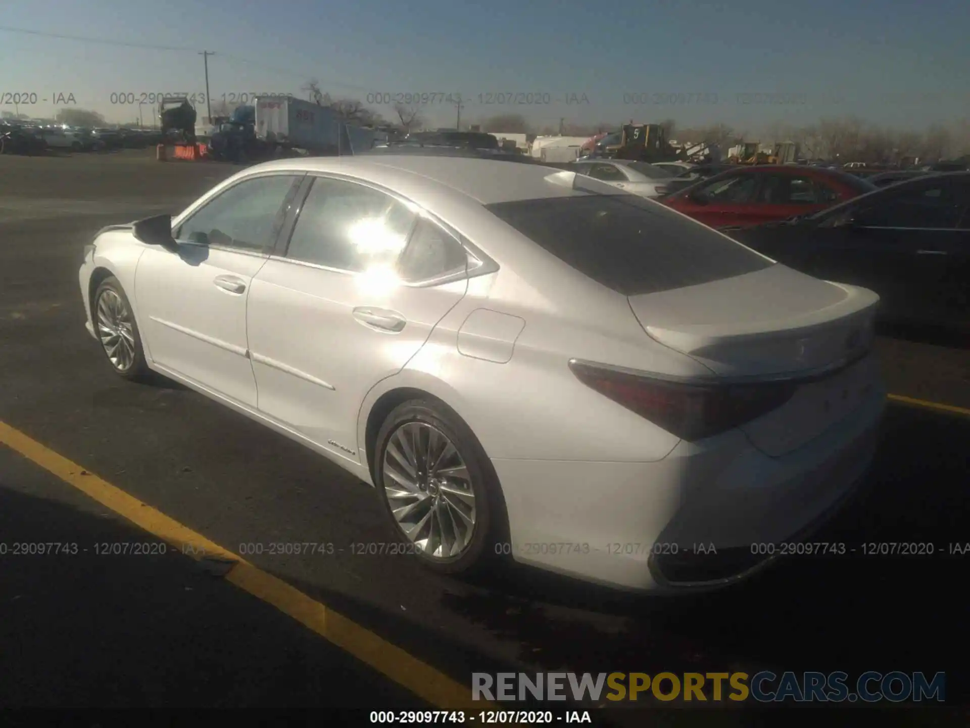 3 Photograph of a damaged car 58AB21B11KU001382 LEXUS ES 2019