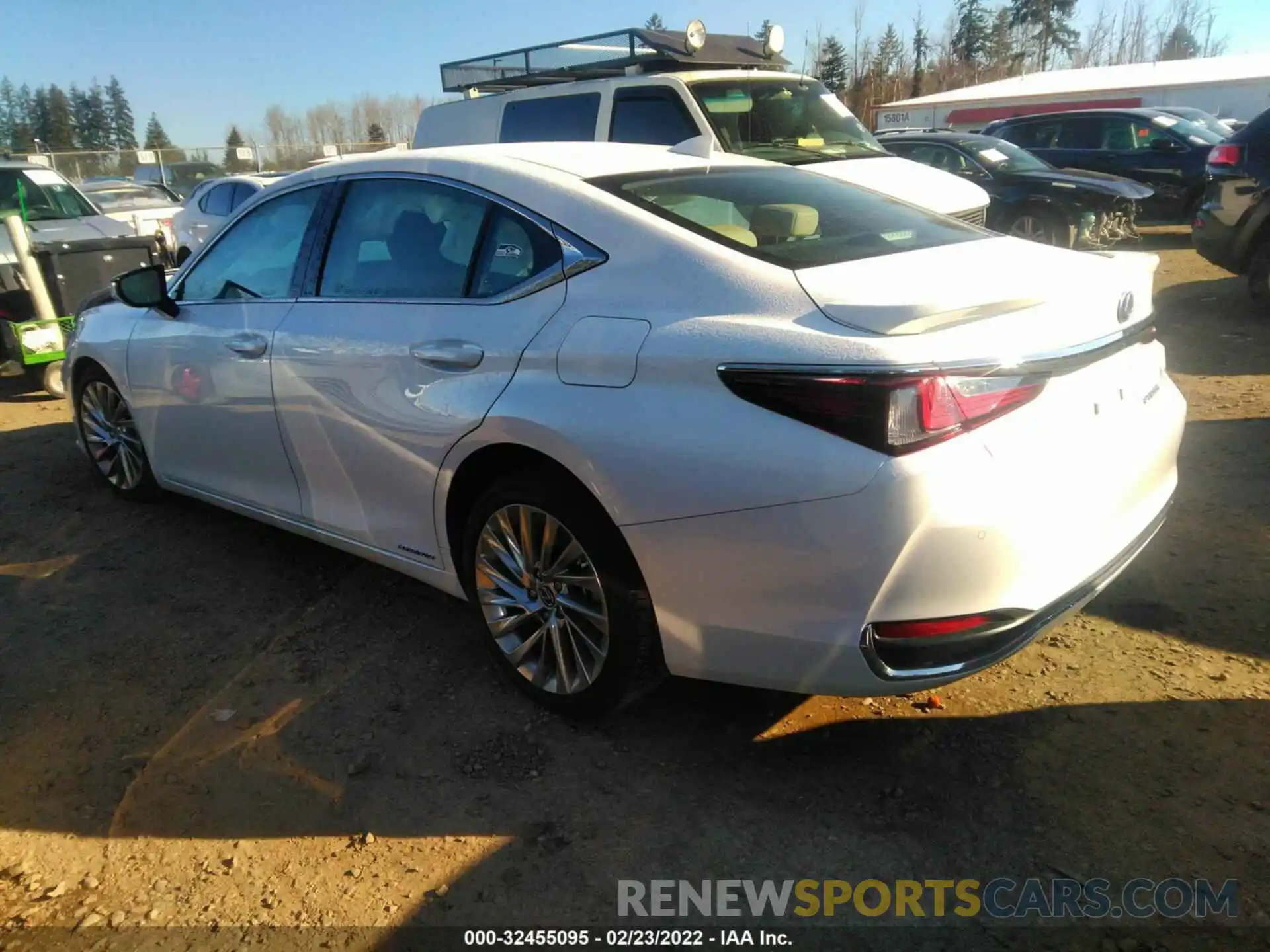 3 Photograph of a damaged car 58AB21B11KU003987 LEXUS ES 2019