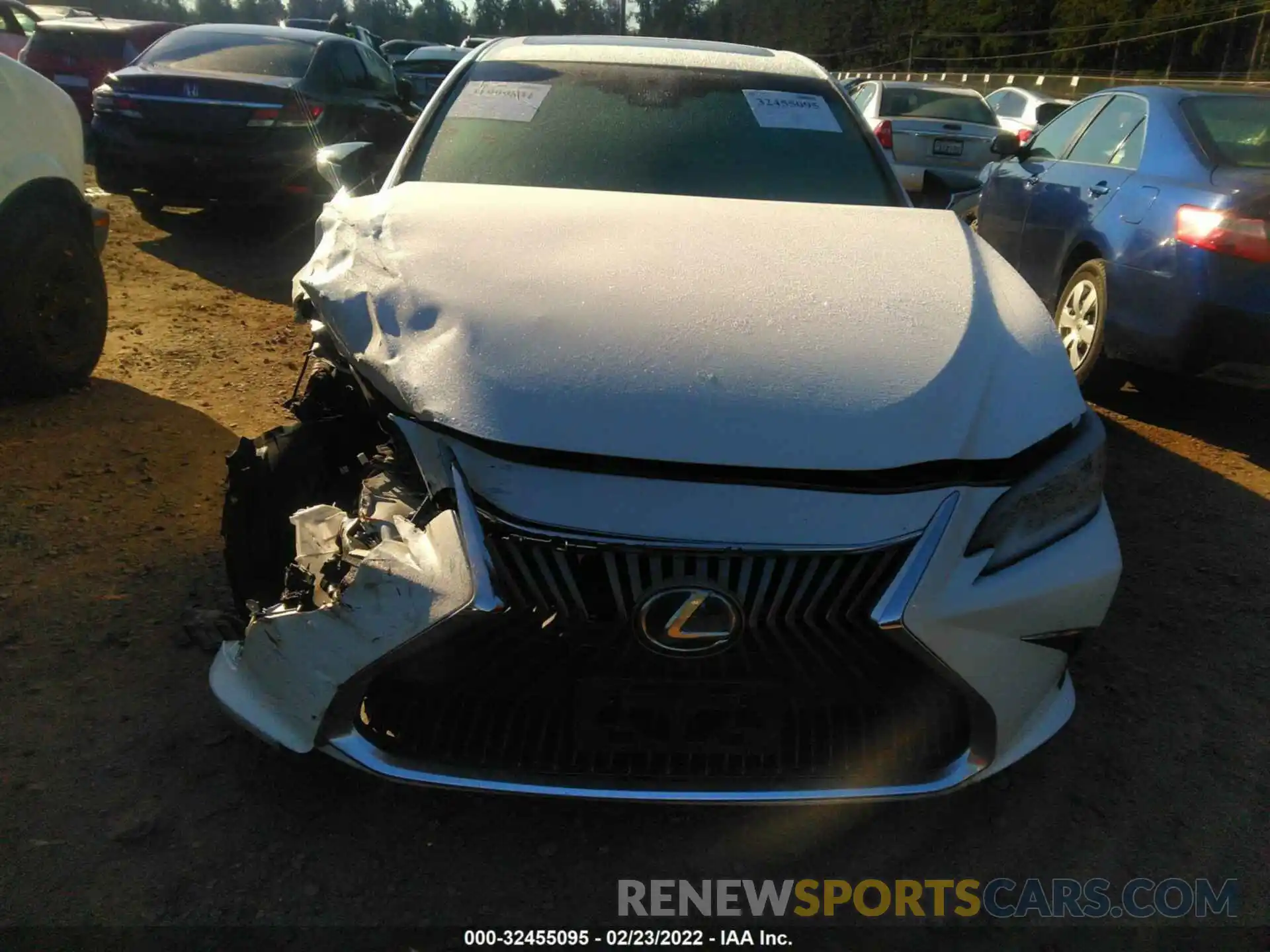 6 Photograph of a damaged car 58AB21B11KU003987 LEXUS ES 2019