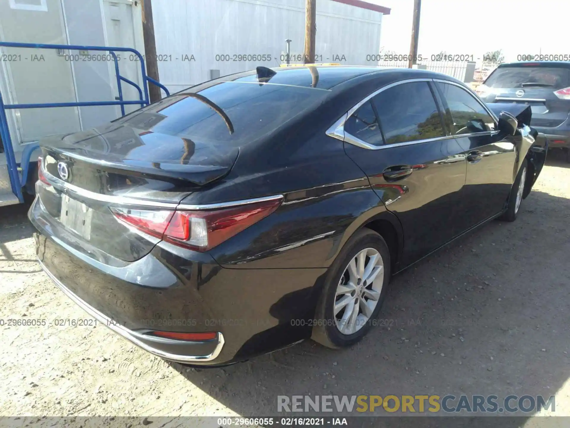 4 Photograph of a damaged car 58AB21B14KU003224 LEXUS ES 2019