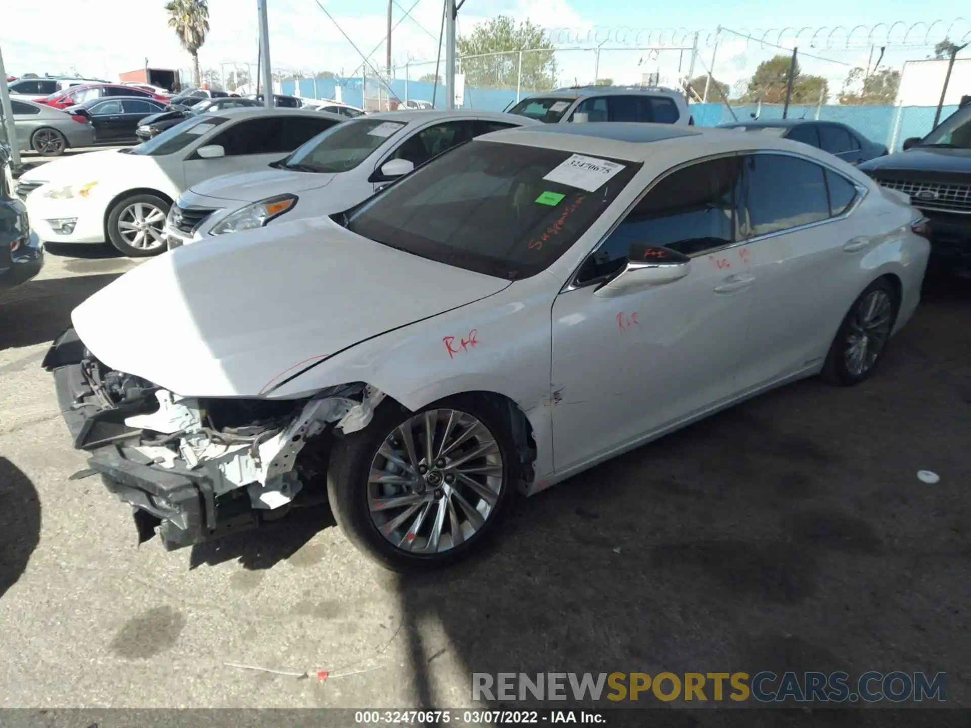 2 Photograph of a damaged car 58AB21B14KU004275 LEXUS ES 2019