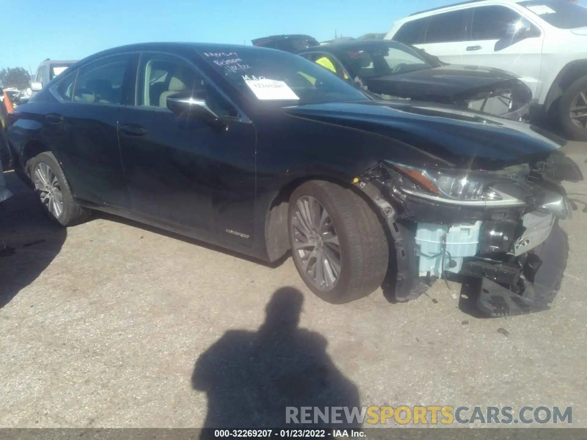 1 Photograph of a damaged car 58AB21B15KU002616 LEXUS ES 2019