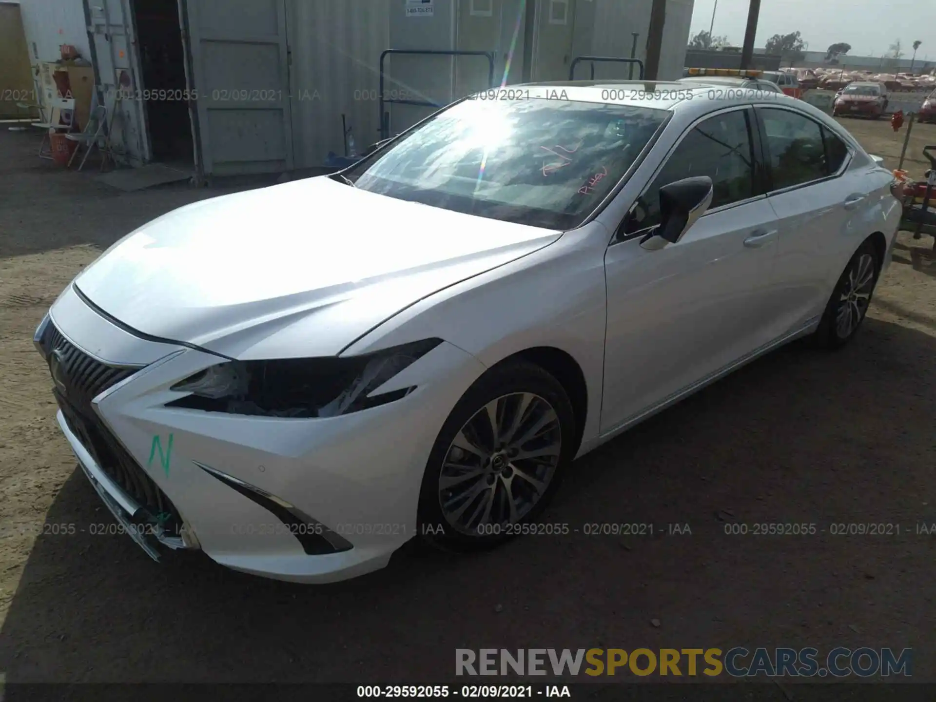 2 Фотография поврежденного автомобиля 58AB21B15KU003295 LEXUS ES 2019