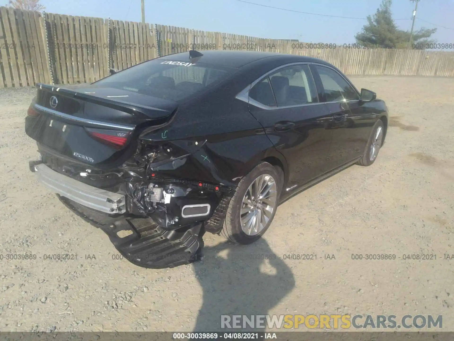 4 Photograph of a damaged car 58AB21B16KU002026 LEXUS ES 2019