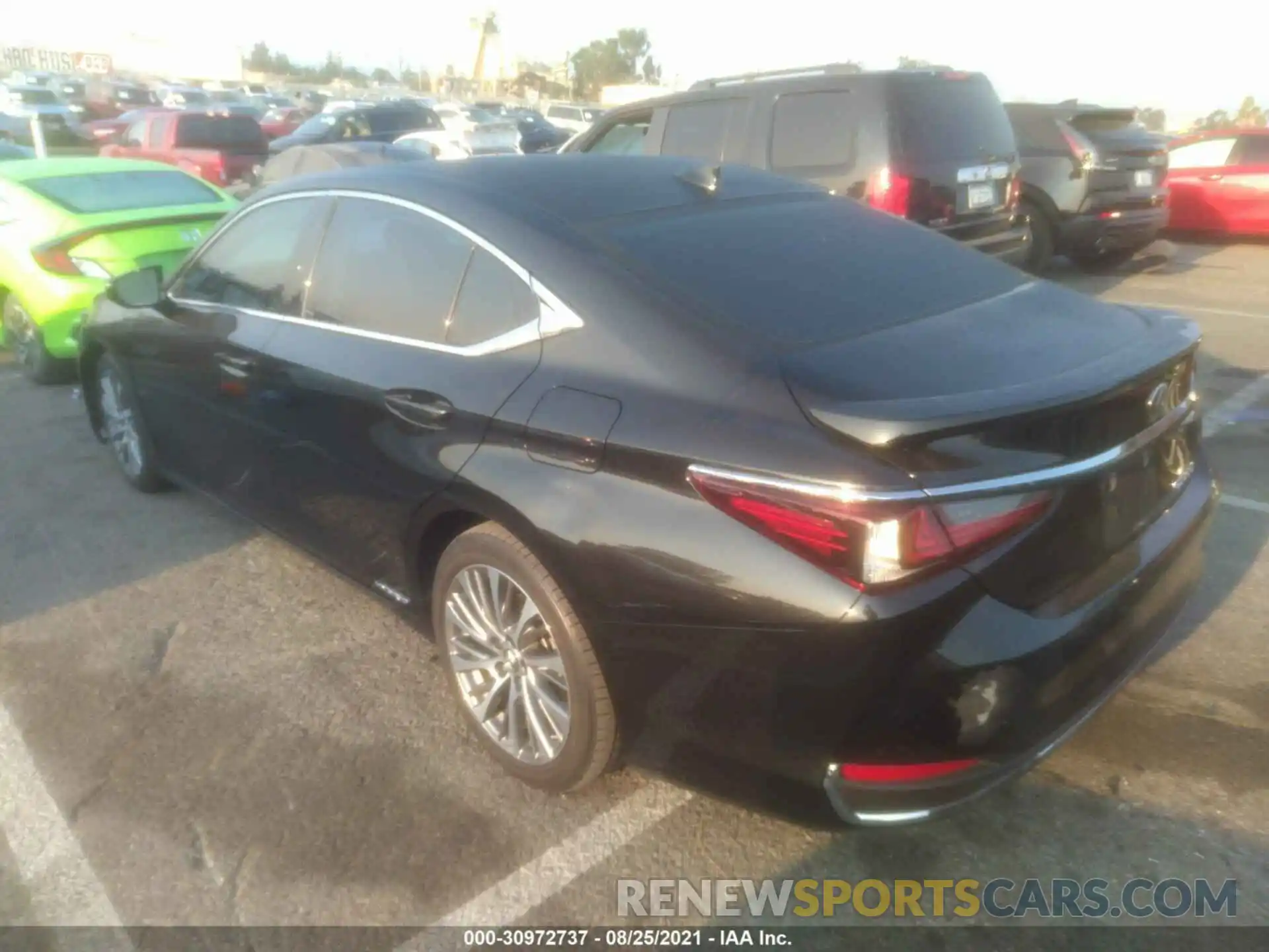 3 Photograph of a damaged car 58AB21B18KU001704 LEXUS ES 2019