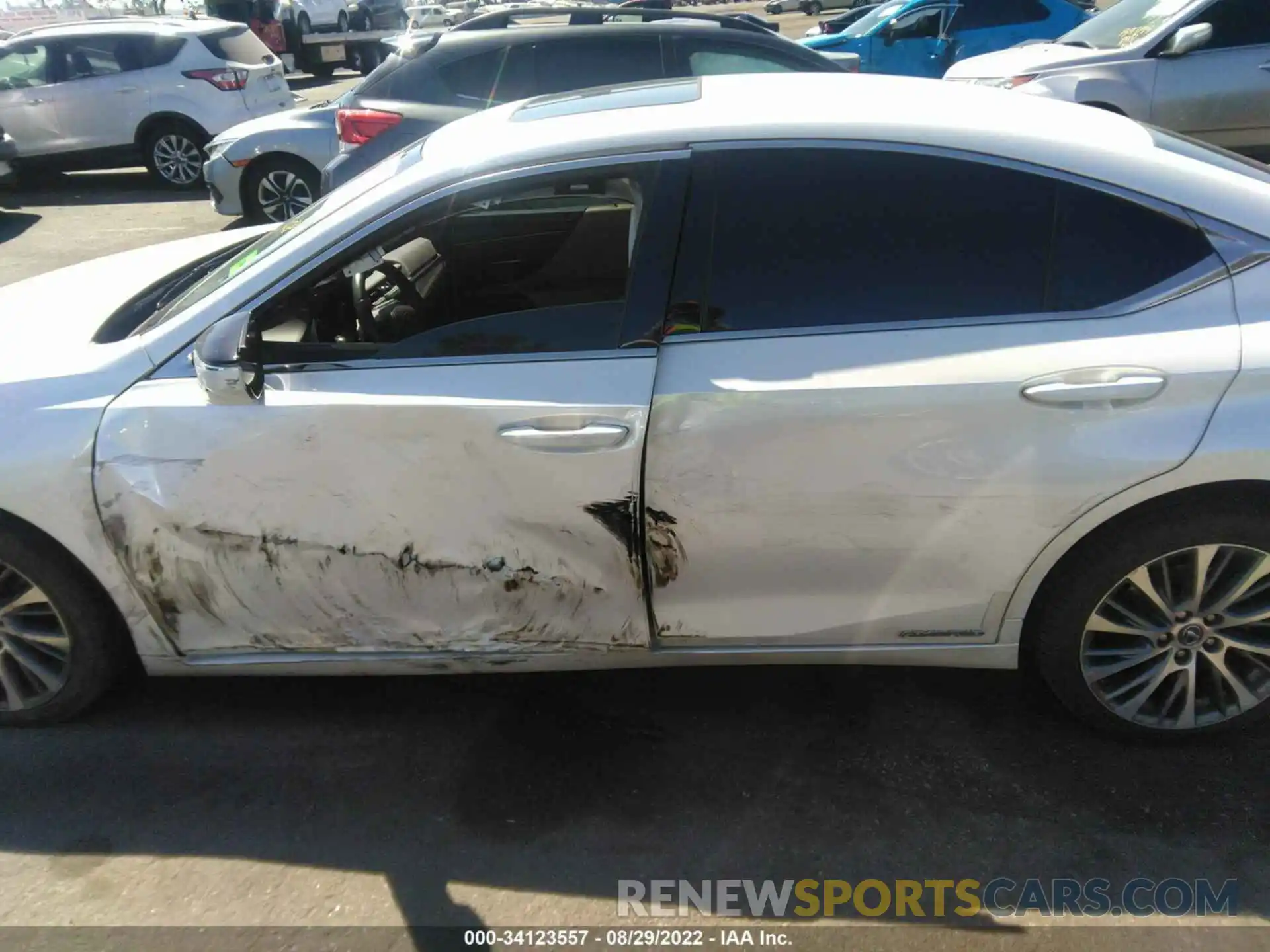 6 Photograph of a damaged car 58AB21B18KU001945 LEXUS ES 2019