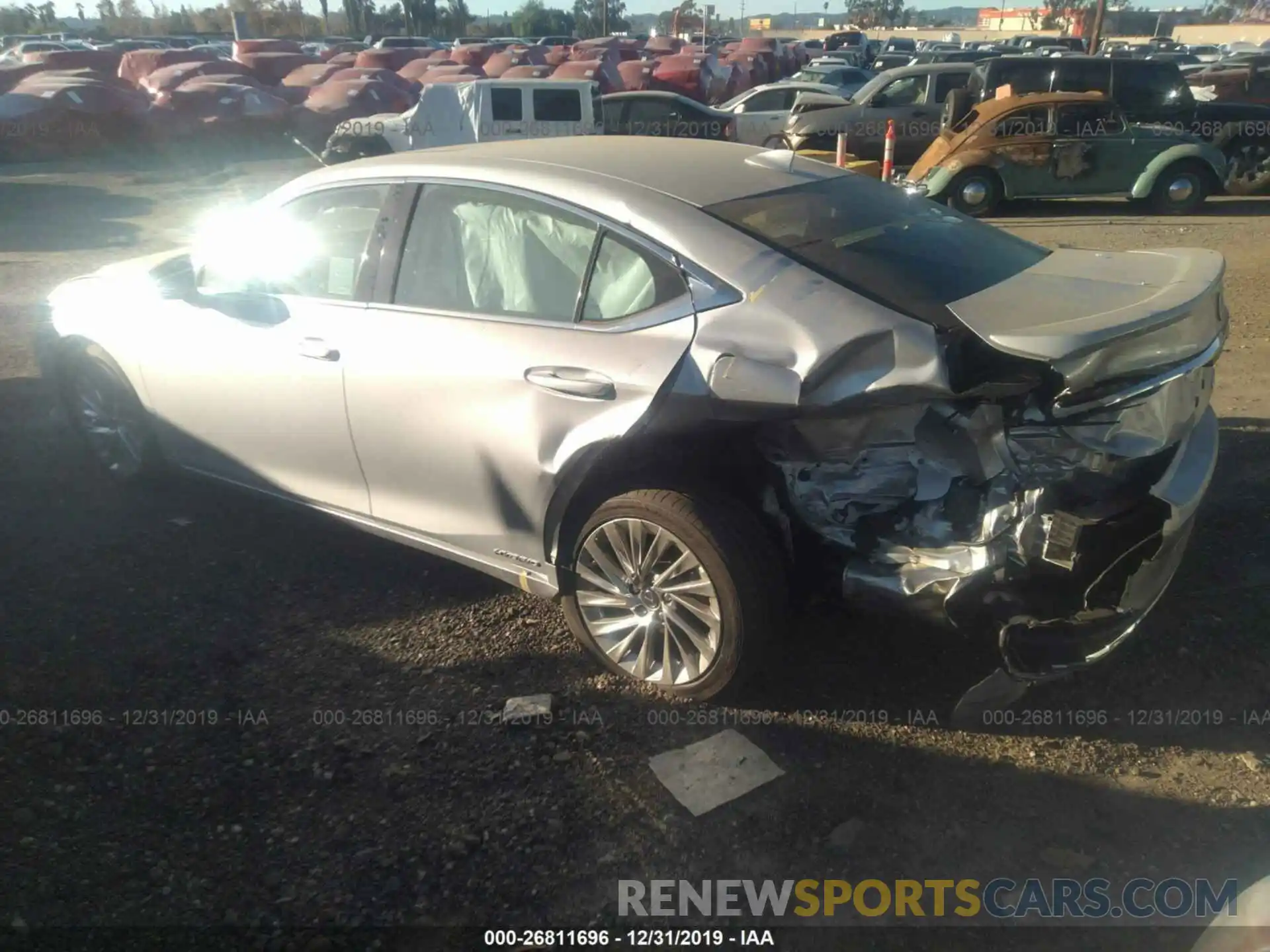 3 Photograph of a damaged car 58AB21B18KU002190 LEXUS ES 2019